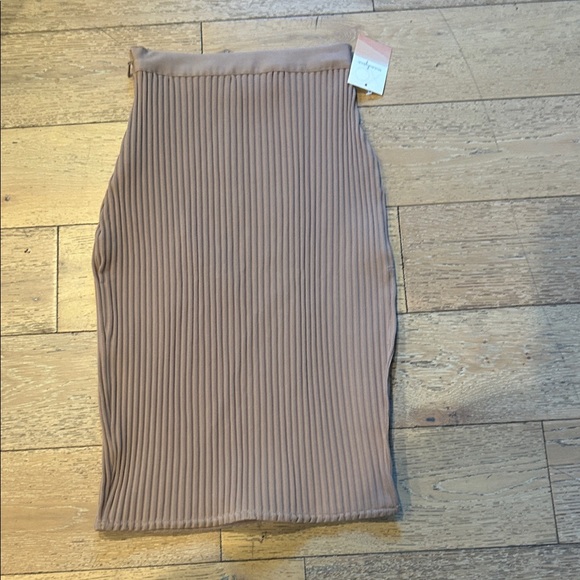 Chic Ribbed Midi Skirt in Tan - Picture 1 of 7